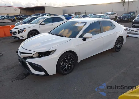 2024 Toyota Camry Se z USA, uszkodzony, nr VIN 4T1G11AK8RU905332